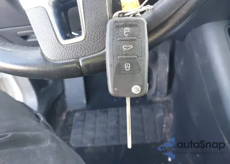 2015 Volkswagen Tiguan S z USA, uszkodzony, nr VIN WVGBV7AX1FW586451